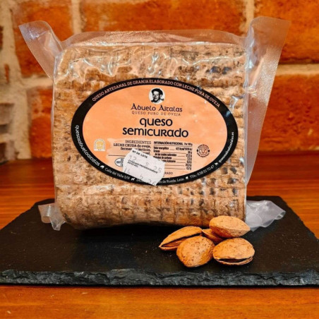 Descubre nuestra selección de quesos de oveja. Compra queso semi curado de oveja ABUELO AITALAS pata de mulo al mejor precio