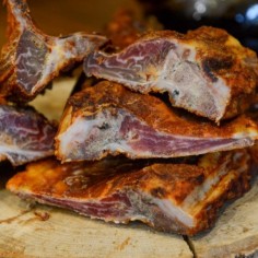 Espinazo de cerdo curado