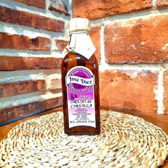 Comprar orujos artesanos. Licor de orujo natural ciruela. Máxima calidad al mejor precio