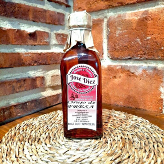 Comprar orujos artesanos. Licor orujo natural de fresa. Máxima calidad al mejor precio
