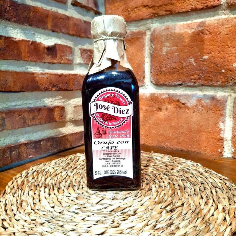 Comprar orujos artesanos. Orujo natural con cafe. Máxima calidad al mejor precio