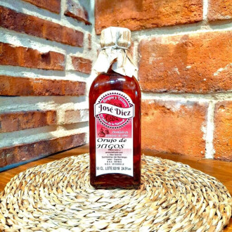 Comprar orujos artesanos. Licor orujo natural de higos. Máxima calidad al mejor precio